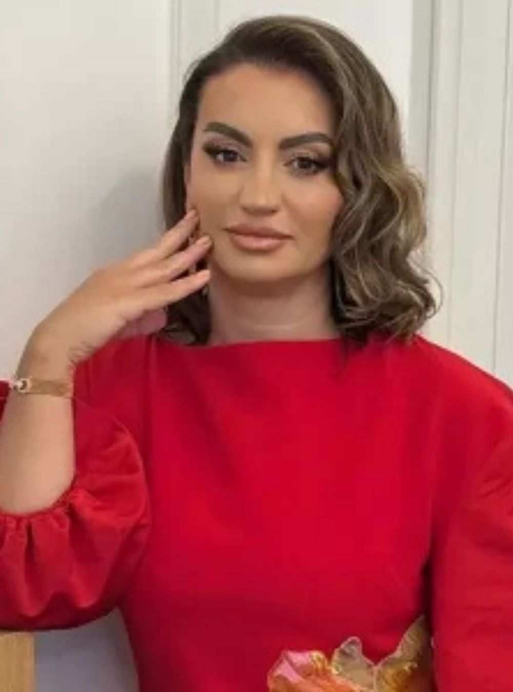 Femeia din umbra contractelor publice face pasul spre televiziune